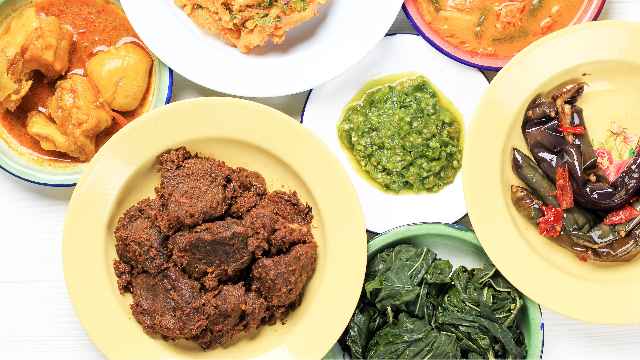 Strategi pemasaran nasi padang dengan konsep restoran modern