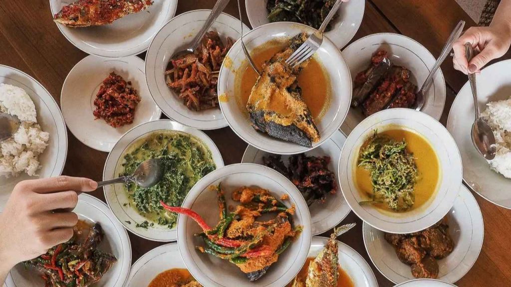 Bisnis Restoran Padang Rekomendasi 10 franchise terbaik peluang sukses