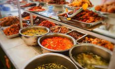 Daftar Resiko Usaha Warteg Franchise vs Mandiri: Mana Paling Aman?