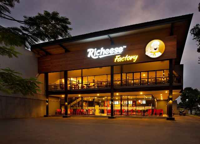 Franchise Richeese Factory: Strategi Sukses Tanpa Royalty Fee Memberatkan