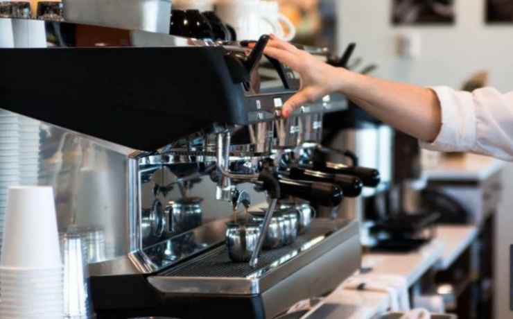 Waralaba Kopi Setara Kenangan Tapi Bebas Royalti: Ada Gak?